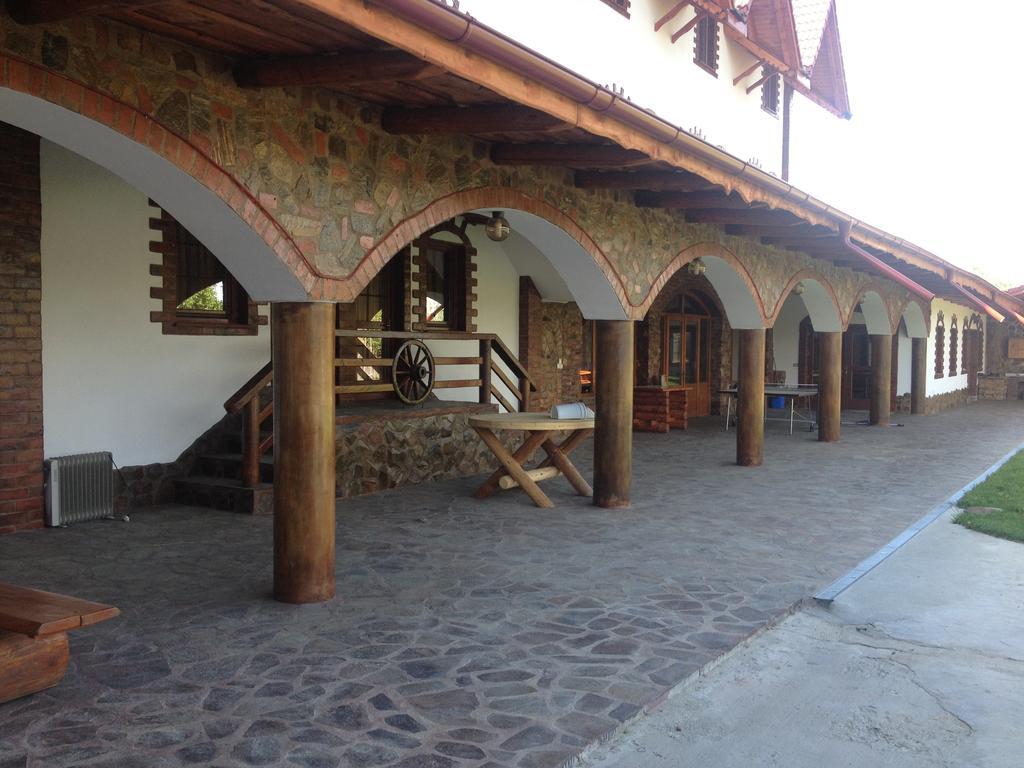 Pensiunea La Nise Sâmbăta de Sus Exterior foto